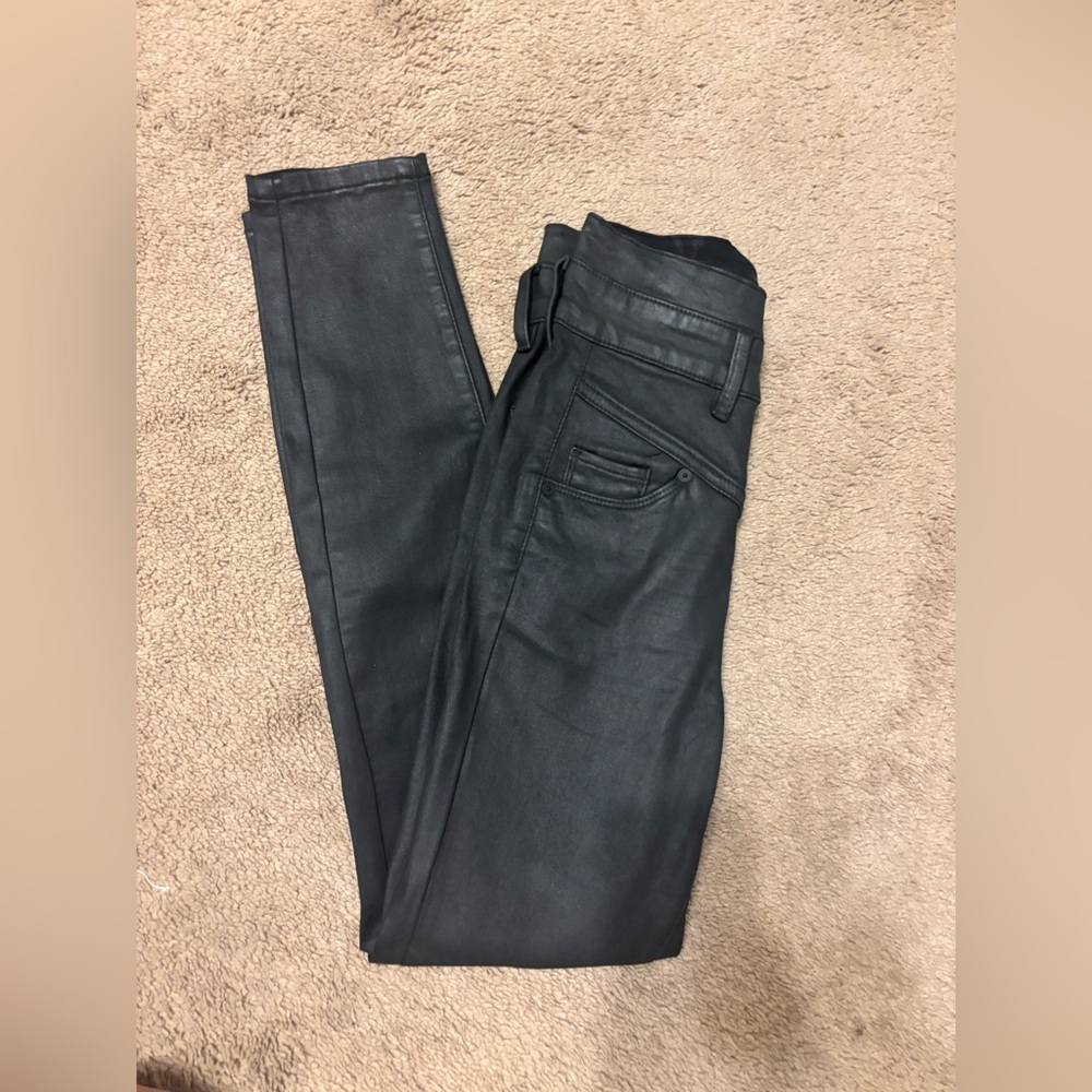 Blank NYC black skinny jeansc, 5 buttons and a cool motorbike-esque waist